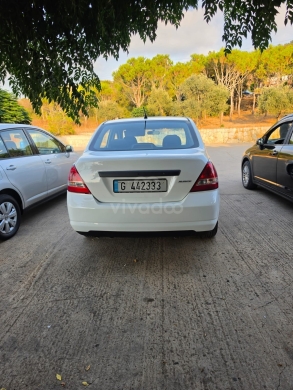 نيسان تيدا 2010 أبيض/أسود نظيفة جداً | Nissan Tida 2010 White/Black Clean — 5