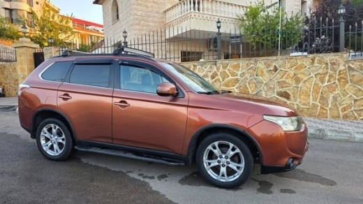 Mitsubishi Outlander Limited 2014 V6 — 2