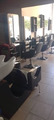 Fully equipped women's salon for rent in Zgharta