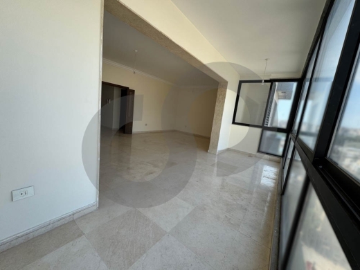 prime residential area/well-maintained building/open… — 2
