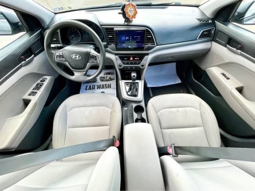 Hyundai Elantra SE 2018 — 5