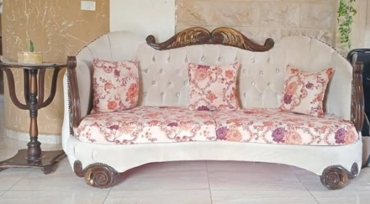 Neat living room set — 4