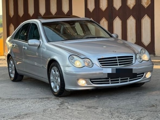 Mercedes-Benz C230 2005 — 2