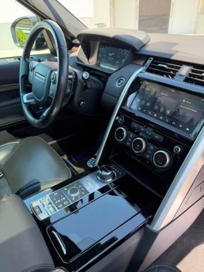 Land Rover Discovery LR5 HSE Luxury 2018 — 4