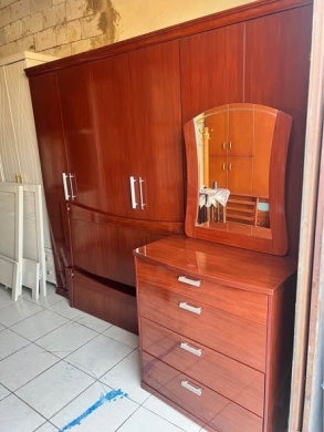 Excellent condition bedroom set — 3