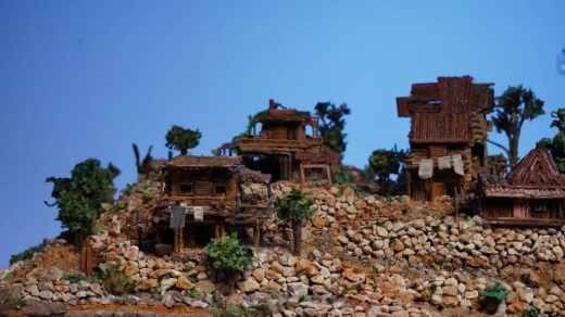 مجسم قرية مصغرة مصنوع يدوياً | Handcrafted Miniature Village Diorama Art