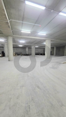Warehouse /Prime Location/directly in the highway /Kfarhbab… — 2