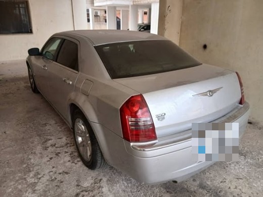 Chrysler Hemi 5.7 2005 — 4