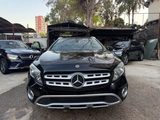 Mercedes GLA250 2018 — 2