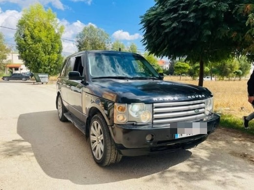 2004 Land Rover Vehicle — 2