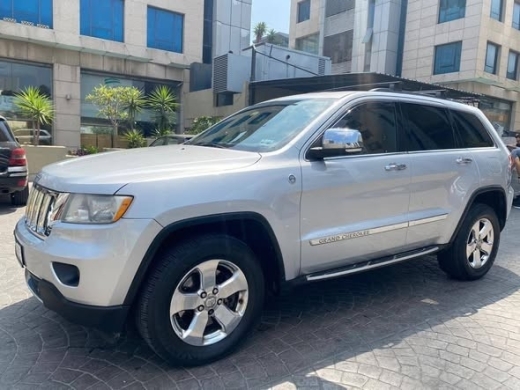 2011 Jeep Grand Cherokee Overland — 2