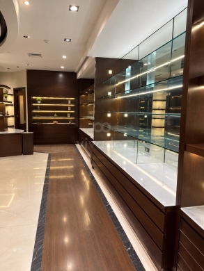 محل تجاري للإيجار في فردان 100م² | Prime Shop For Rent in Verdun 100 sqm — 2