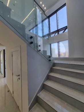Duplex Office for rent/Highway prime location/Secured and gated… — 4