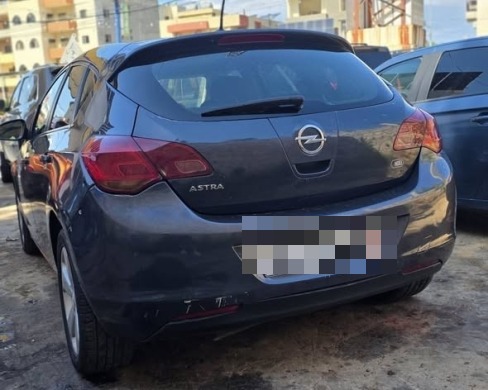 Opel Astra 2010 — 3