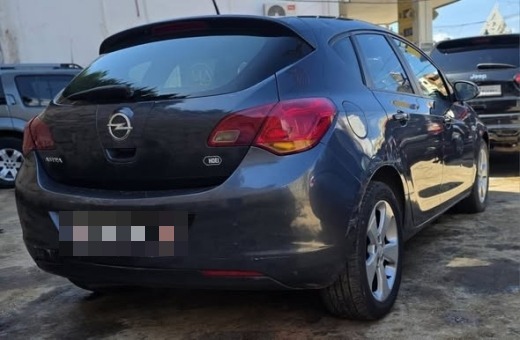 Opel Astra 2010 — 4