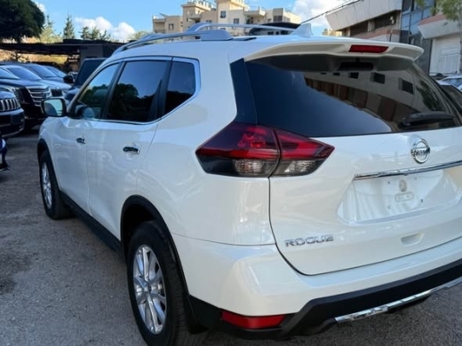 Nissan Rogue SV 4WD 2020 — 4