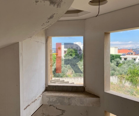 R9-4004 Three Luxury Villas for Sale in Bsarma Koura | 2,424 m² Land | 30/60 Zoning — 3