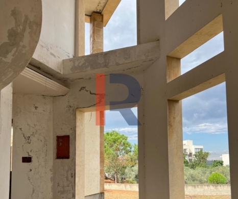 R9-4004 Three Luxury Villas for Sale in Bsarma Koura | 2,424 m² Land | 30/60 Zoning — 8
