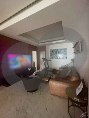 Located in a prestigious and well-maintained building/PRIME… — 2