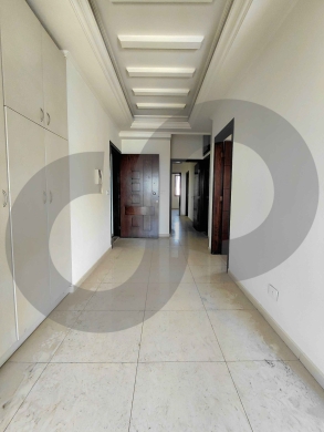 Luxurious and fully decorated/ well-maintained building/sea, mountain, and city… — 4