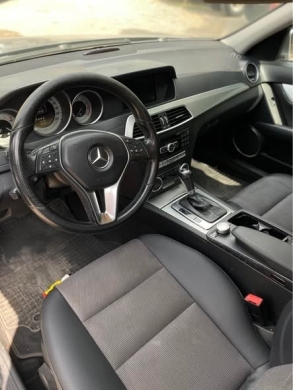 Mercedes-Benz C200 Avantgarde 2012 — 2