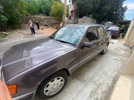 Mercedes-Benz E230 1992 — 4