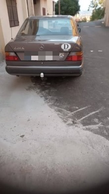 Mercedes-Benz E230 1992 — 3