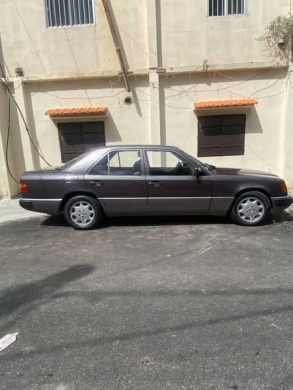 Mercedes-Benz E230 1992