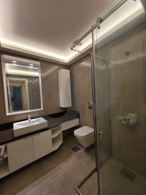 highly prestigious building/ultra-luxurious/panoramic… — 9