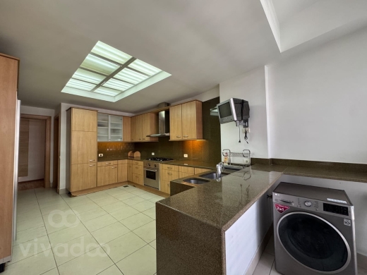 شقة مفروشة للإيجار في قريطم 400m² | Furnished Apartment for Rent Koreitem