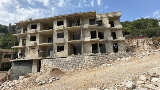 Under construction /pool/prime location/mountain… — 2