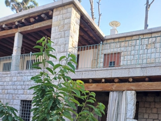Land with Traditional House For Sale in Prime Location in Bikfaya — 4