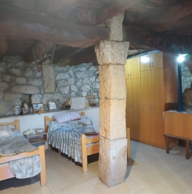 Land with Traditional House For Sale in Prime Location in Bikfaya — 10