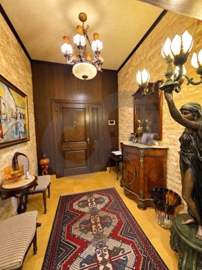 Fully decorated/well-maintained building/prime location/Ras Beirut,beirut/رأس بي… — 2