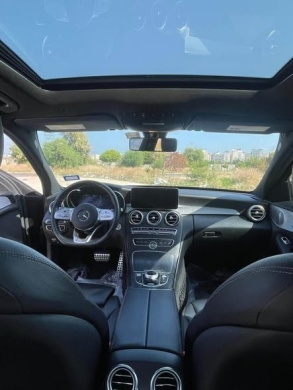 Mercedes-Benz C300 2019 — 4