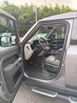 Land Rover Defender P400 HSE 2023 — 4
