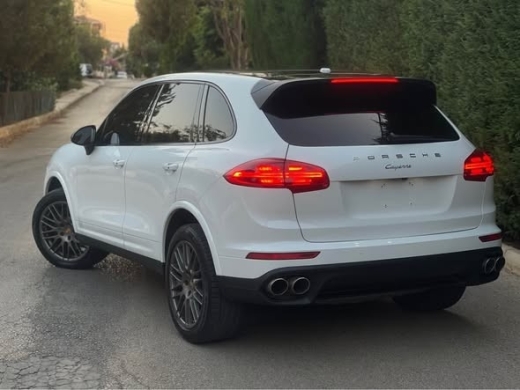 2017 Porsche Cayenne Platinum Edition — 4