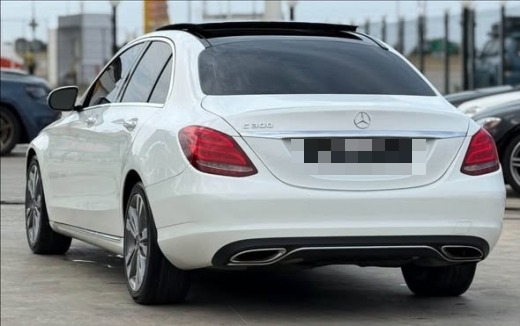 Mercedes C300 2018 — 3