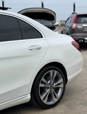 Mercedes C300 2018 — 5