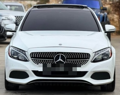 Mercedes C300 2018 — 2