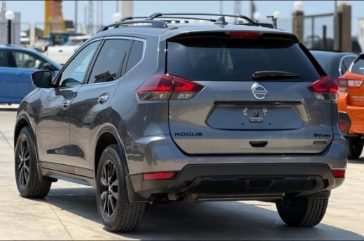 Nissan Rogue SV Midnight AWD 2018 — 4
