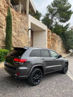 Jeep Grand Cherokee Altitude 2018 — 3