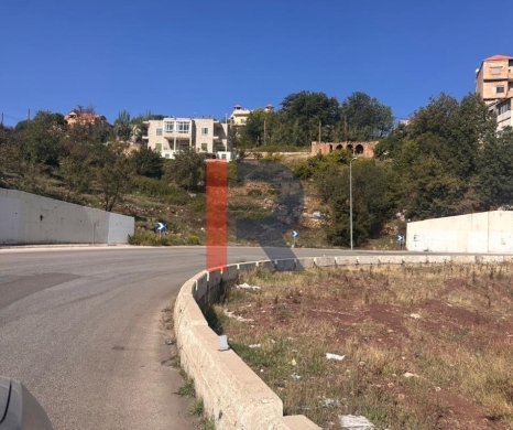 R9-4024 1,640m² Highway Land for Sale in Hadath El Jebbeh | Zoning 25/50