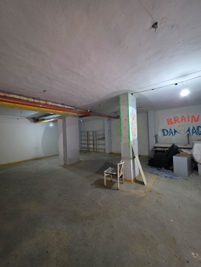 ground-floor warehouse/spacious entrance /high ceilings/Broummana,METN/برمانا /REF#… — 2