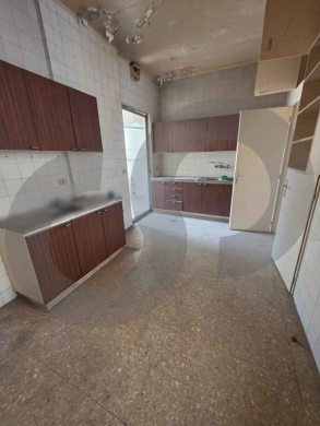220 SQM/PRIVACY & RENOVATION POTENTIAL/SPACIOUS APARTMENT/RAS BEIRUT/ رأس بي… — 3