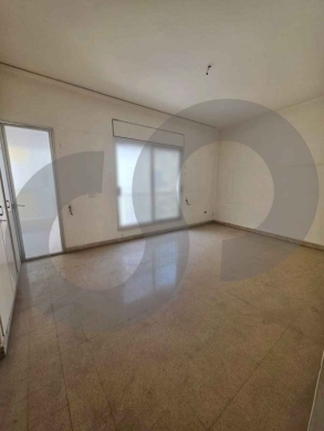 220 SQM/PRIVACY & RENOVATION POTENTIAL/SPACIOUS APARTMENT/RAS BEIRUT/ رأس بي… — 2