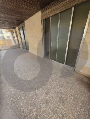 220 SQM/PRIVACY & RENOVATION POTENTIAL/SPACIOUS APARTMENT/RAS BEIRUT/ رأس بي… — 4
