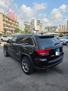2011 Jeep Grand Cherokee V6 Laredo — 4