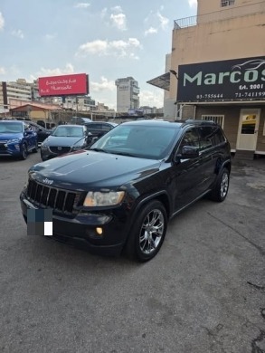 2011 Jeep Grand Cherokee V6 Laredo — 2