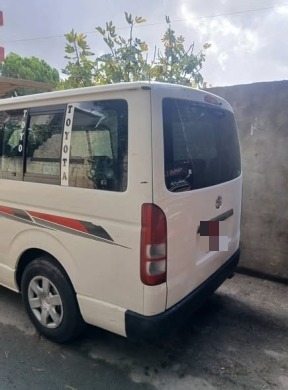 Toyota Hiace Van 2009 — 2